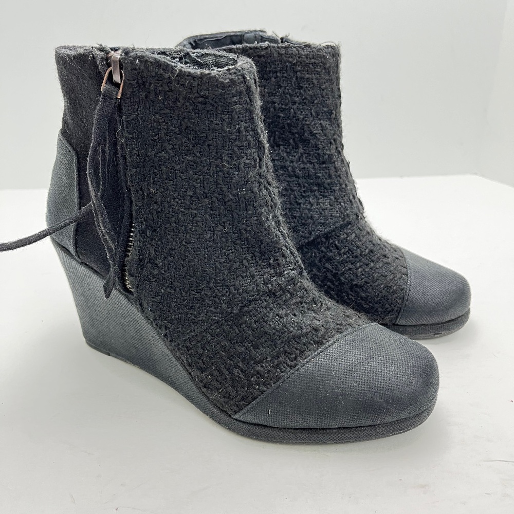 TOMS Black Tweed Wedges Ankle Booties Heels Shoes Boots Neutral Classic sz 6